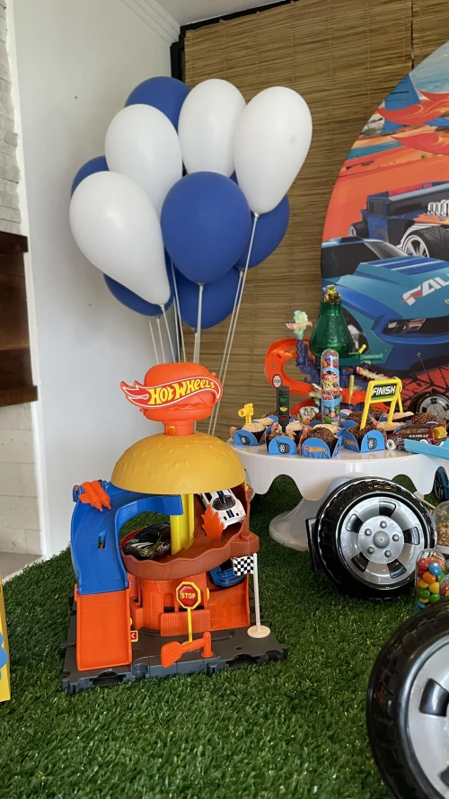 Decoração de festa Hot Wheels — Festaria