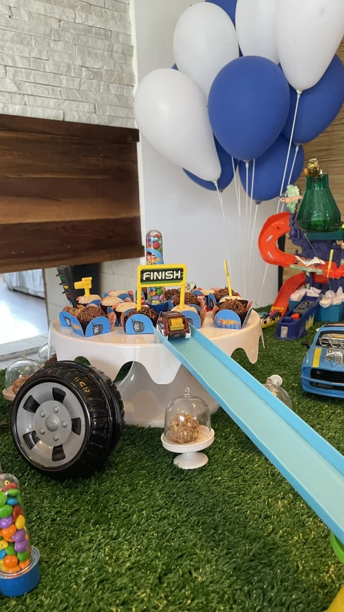 Decoração de festa Hot Wheels — Festaria