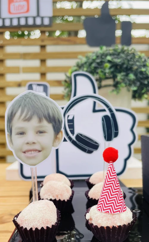 Decoração de festa Youtube — Festaria